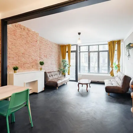 Charming And Spacious In The Heart Of